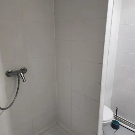 Petit Proche Metro Alesia