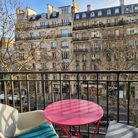 Petit Proche Metro Alesia Apartment *