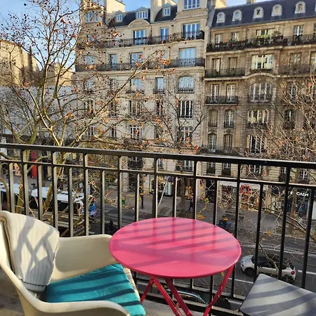 Petit Proche Metro Alesia Paris