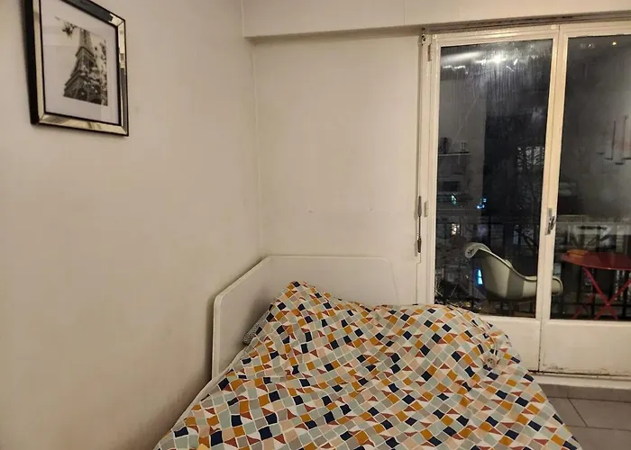 Apartamento Petit Proche Metro Alesia Paris