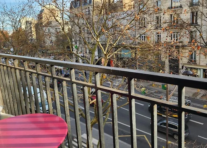 Petit Proche Metro Alesia Paris