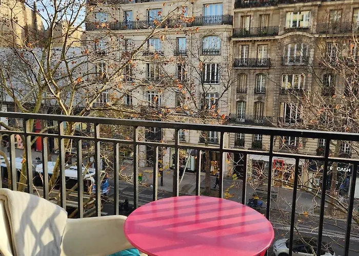 Petit Proche Metro Alesia Paris